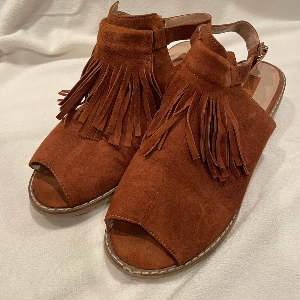 Topshop camel colored suede open-toe sandals with fringe
